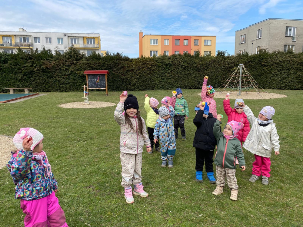 hon-za-velikonocnim-vajickem